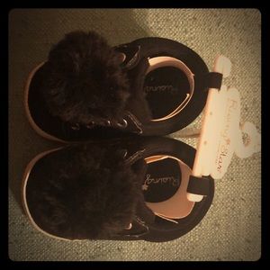 Baby’s Pom Pom sneakers NWT